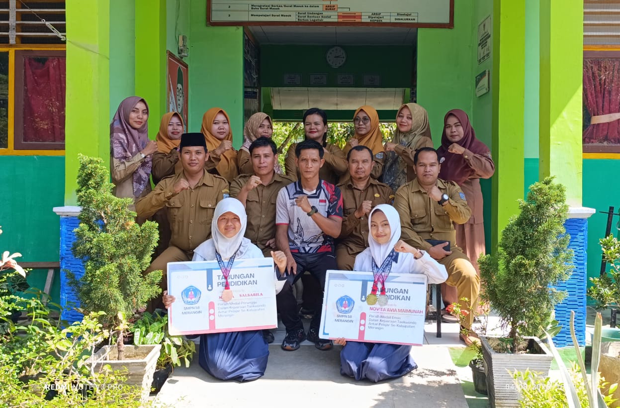 KEPALA SEKOLAH SMPN 58 MERANGIN BERIKAN TABUNGAN PENDIDIKAN BAGI ATLIT PERAIH MEDALI DI KEJUARAAN TAEKWONDO LIGA PELAJAR 3